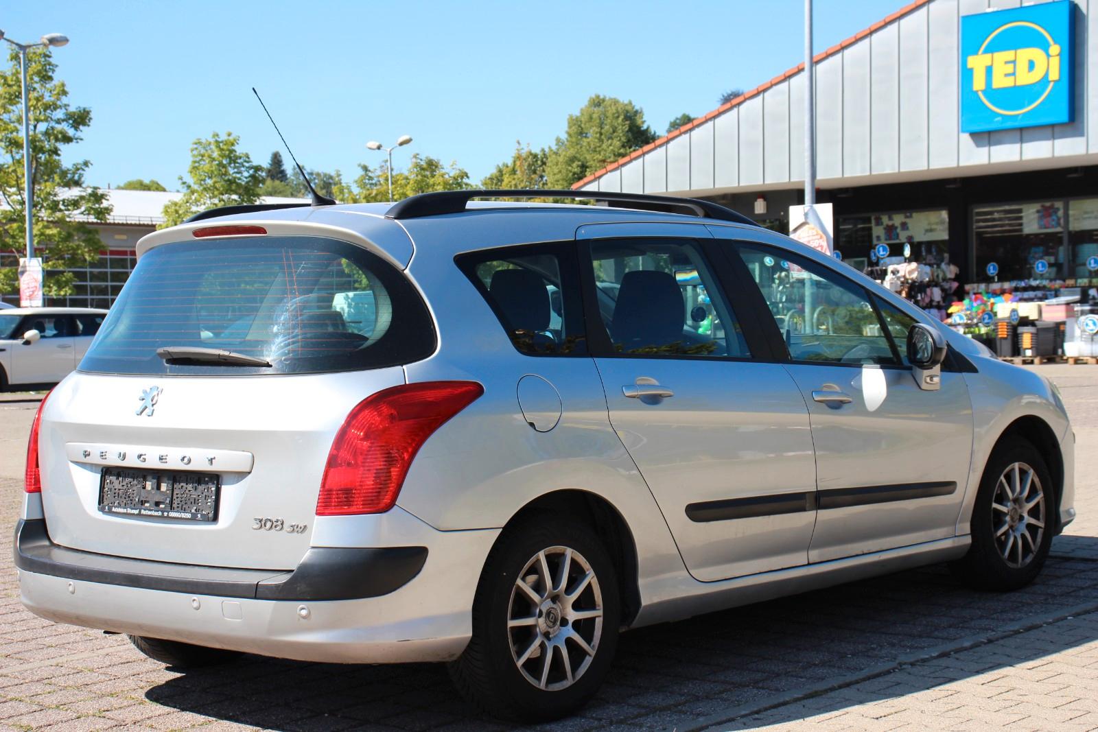 Peugeot 308 2010 — engine 1.560 cm³, 109 HP (80kW)
