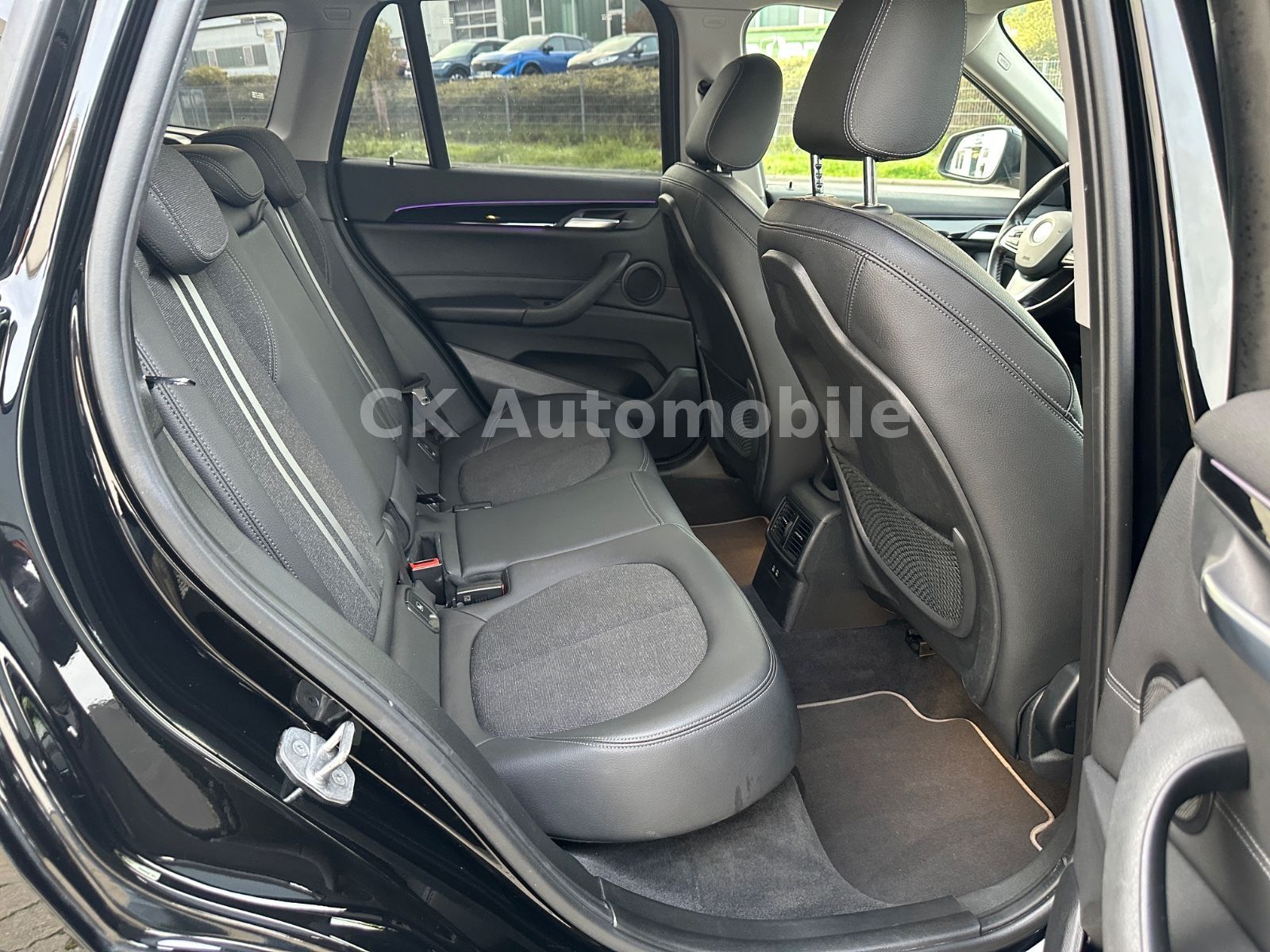 Fahrzeugabbildung BMW X1 sDrive 20d Sport-Line/Navi/LED/Tempomat/AHK