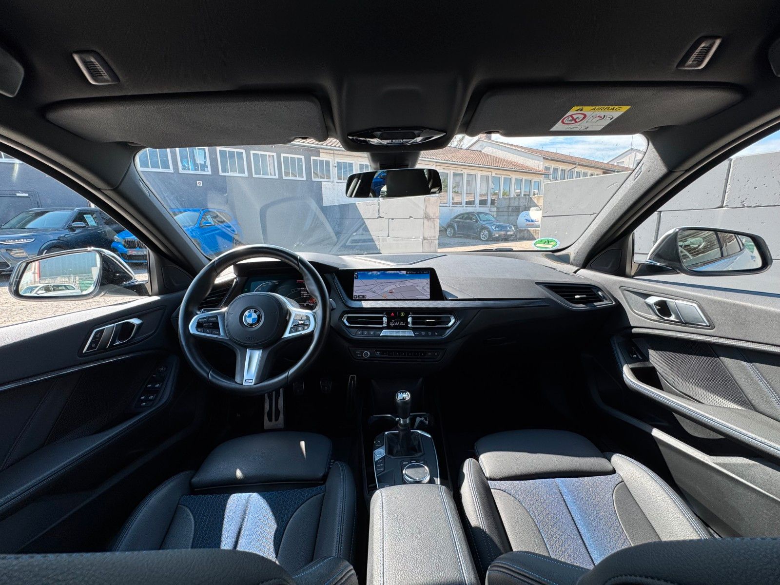 Fahrzeugabbildung BMW 118i F40 M Sport LED PDC Temp HiFi Navi LCProf.