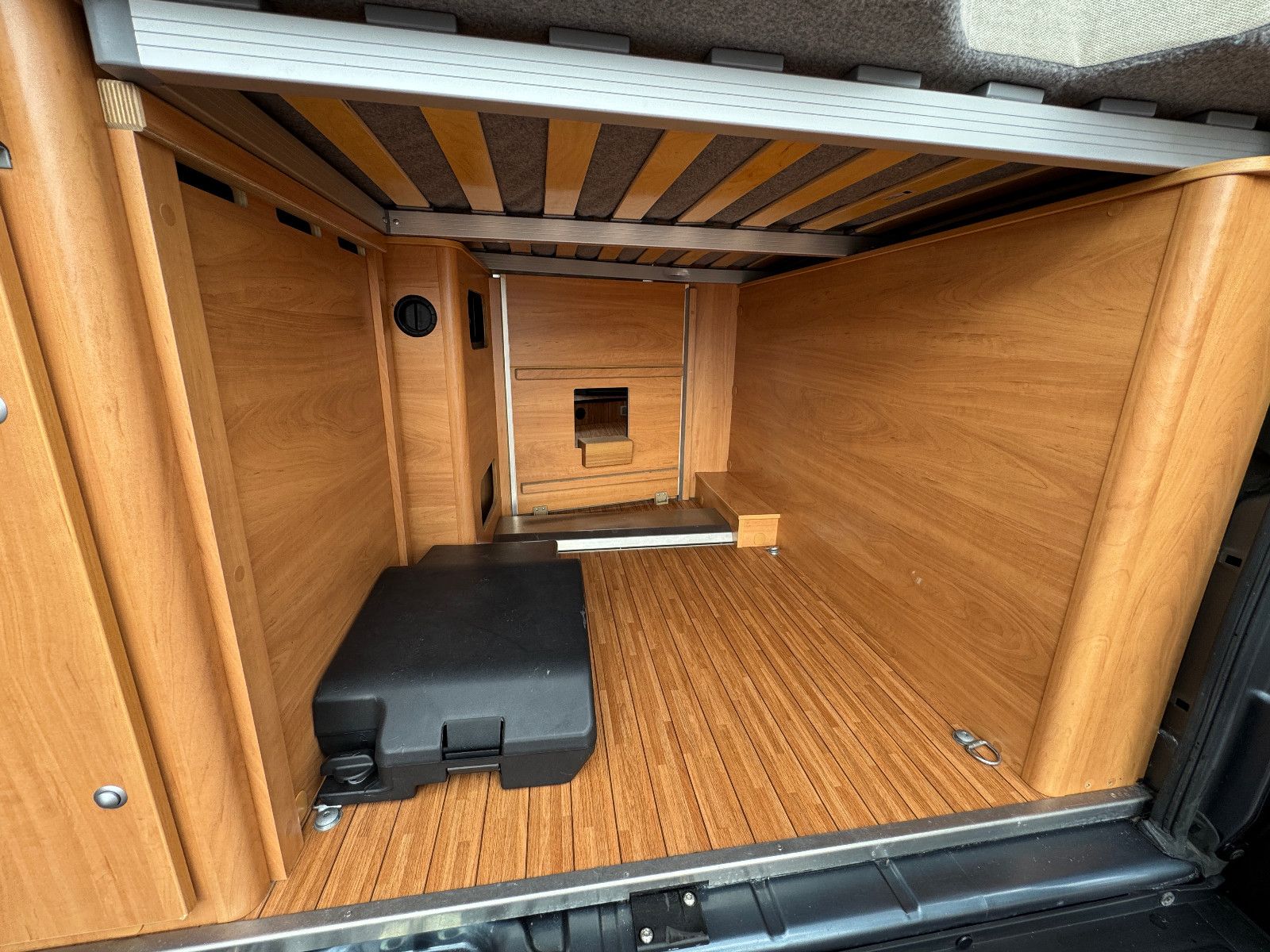 Fahrzeugabbildung Pössl 540 ROADCAMP R NAVI KAMERA RAUMBAD 1.HAND