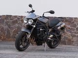 Triumph Street Triple R tiefergelegt - Triumph Street Triple S