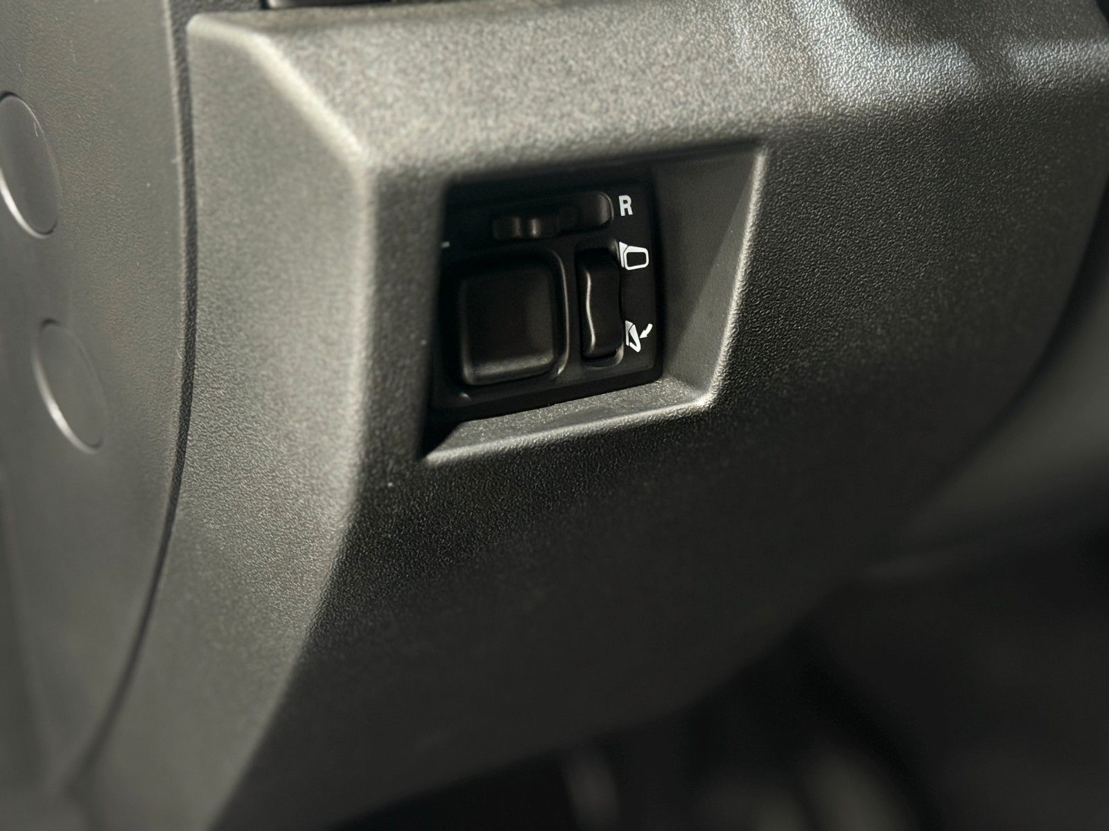 Fahrzeugabbildung Suzuki RTR Jimmy - 4/5 Türer - LED - RFK - MFL