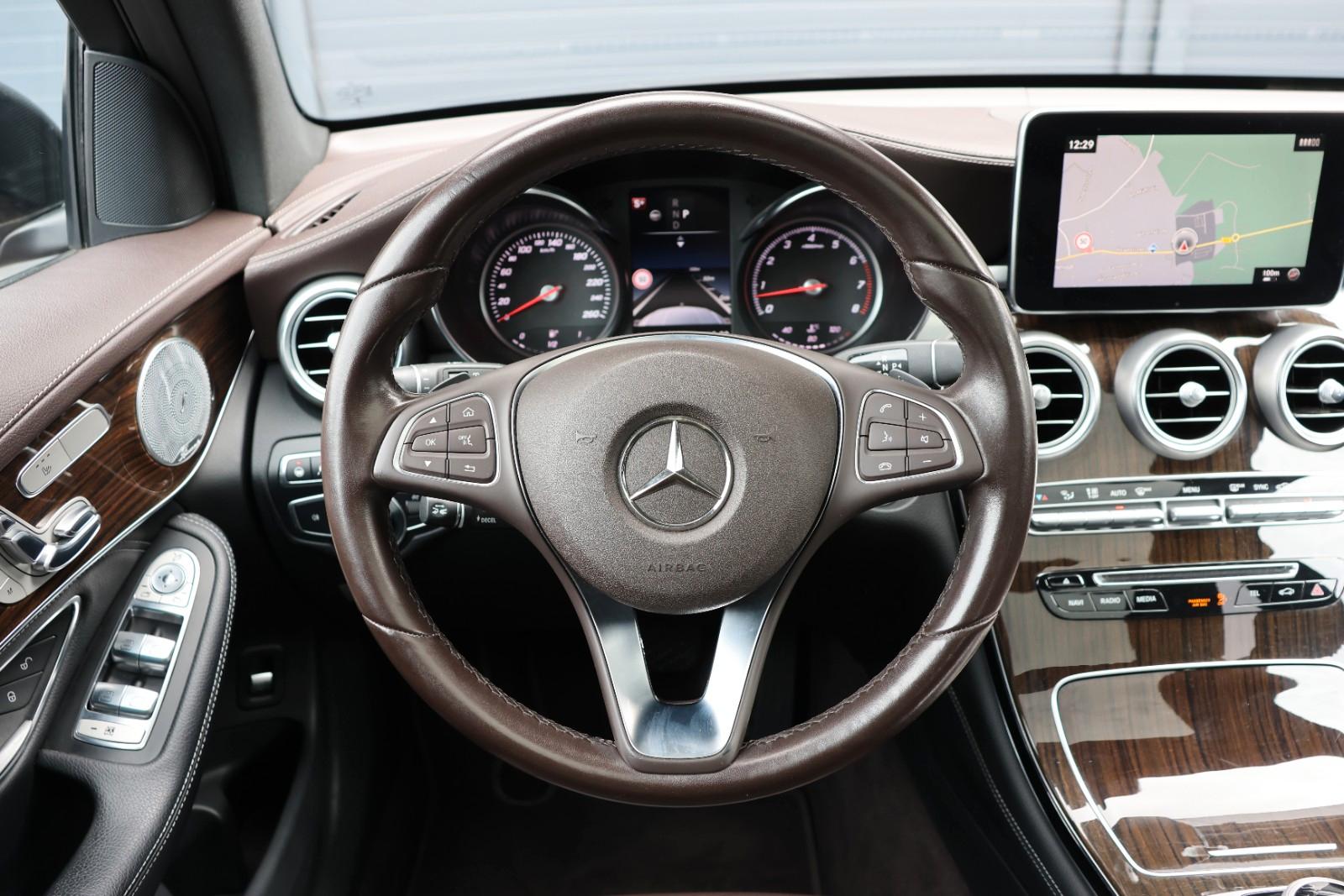 Mercedes-Benz GLC 300 4MATIC/ACC/Burmester/PANO/SHZ/TTW/KAMERA