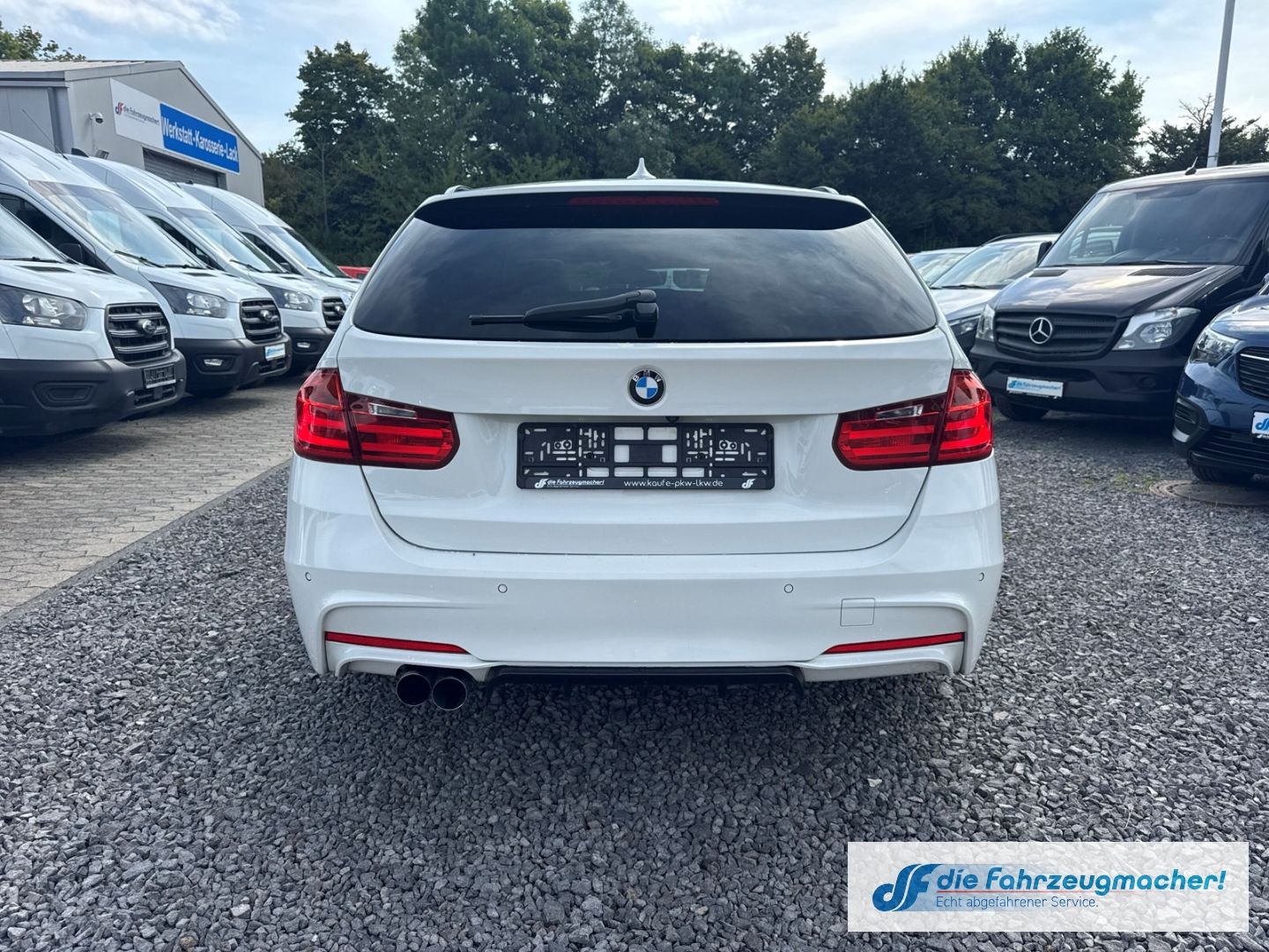 Fahrzeugabbildung BMW 320 d Touring M Paket Optik AHK-klappbar El. Pan