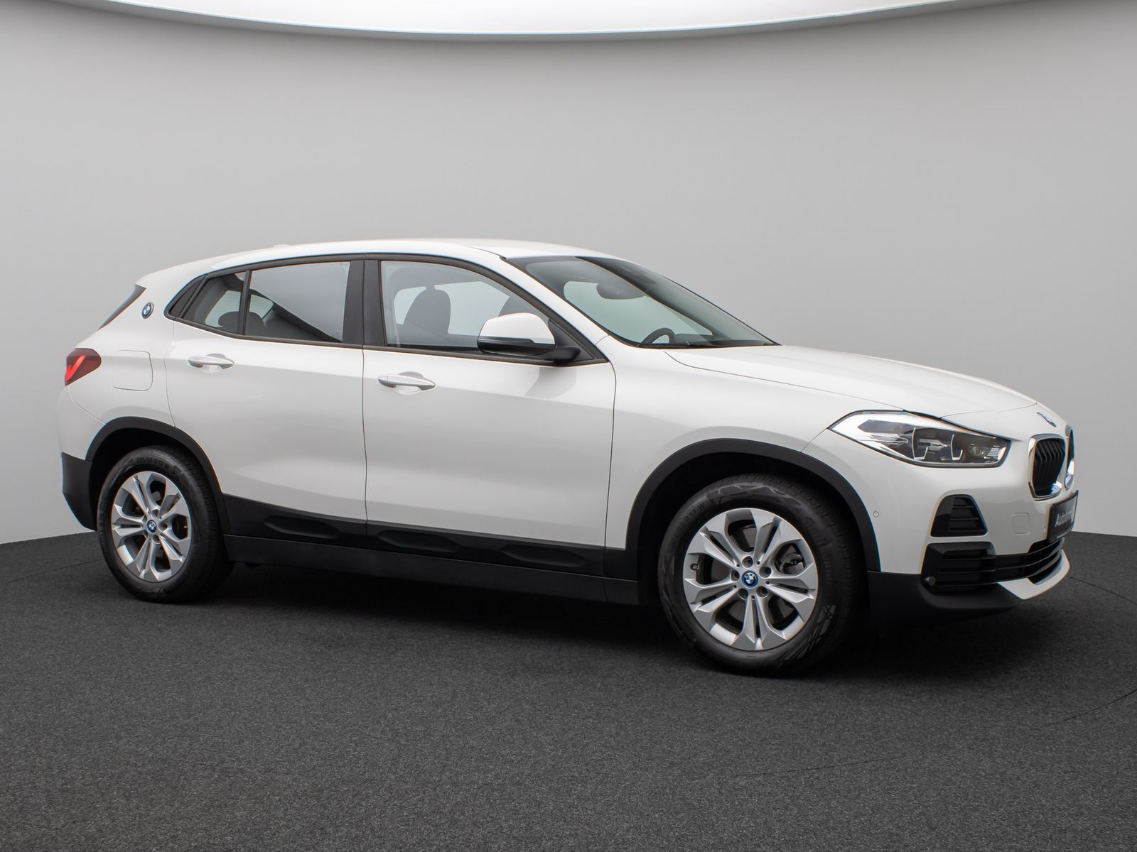 Fahrzeugabbildung BMW X2 xD25e DAB Navi Parkassist Geschwindigkeitsreg
