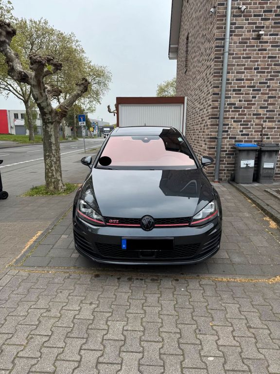 Image of Volkswagen Golf