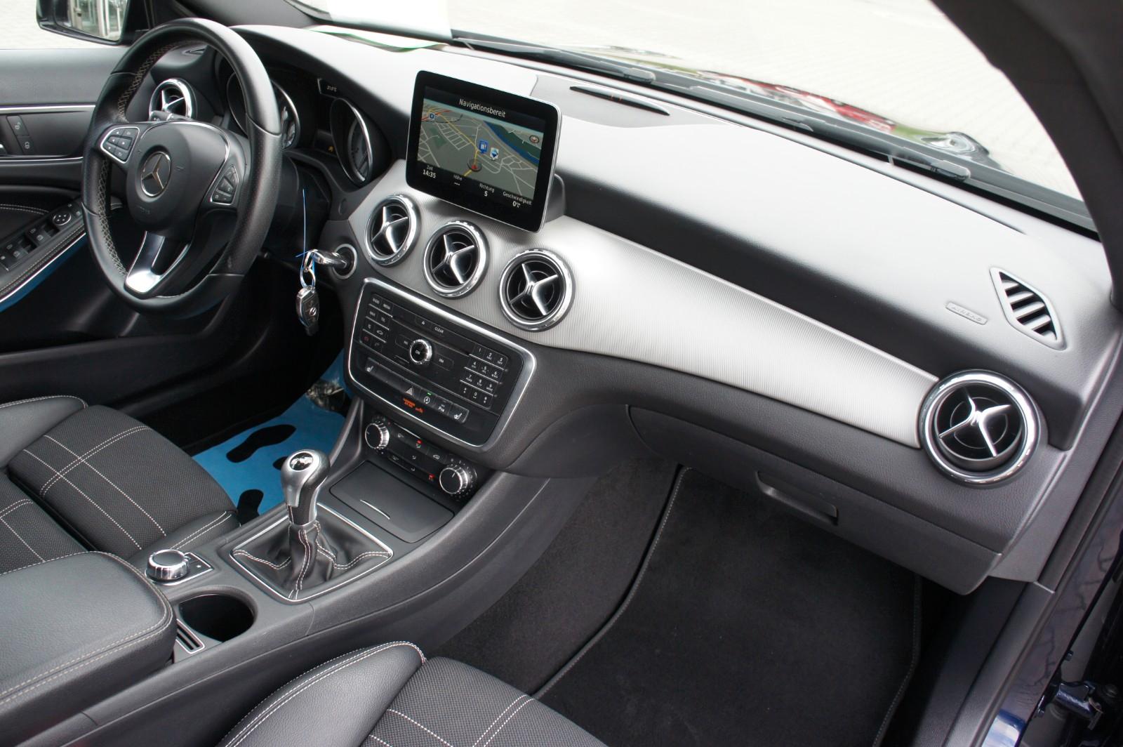 Mercedes-Benz GLA 200 Urban *BI-XENON*NAVI*KLIMA*PDC*SHZ*