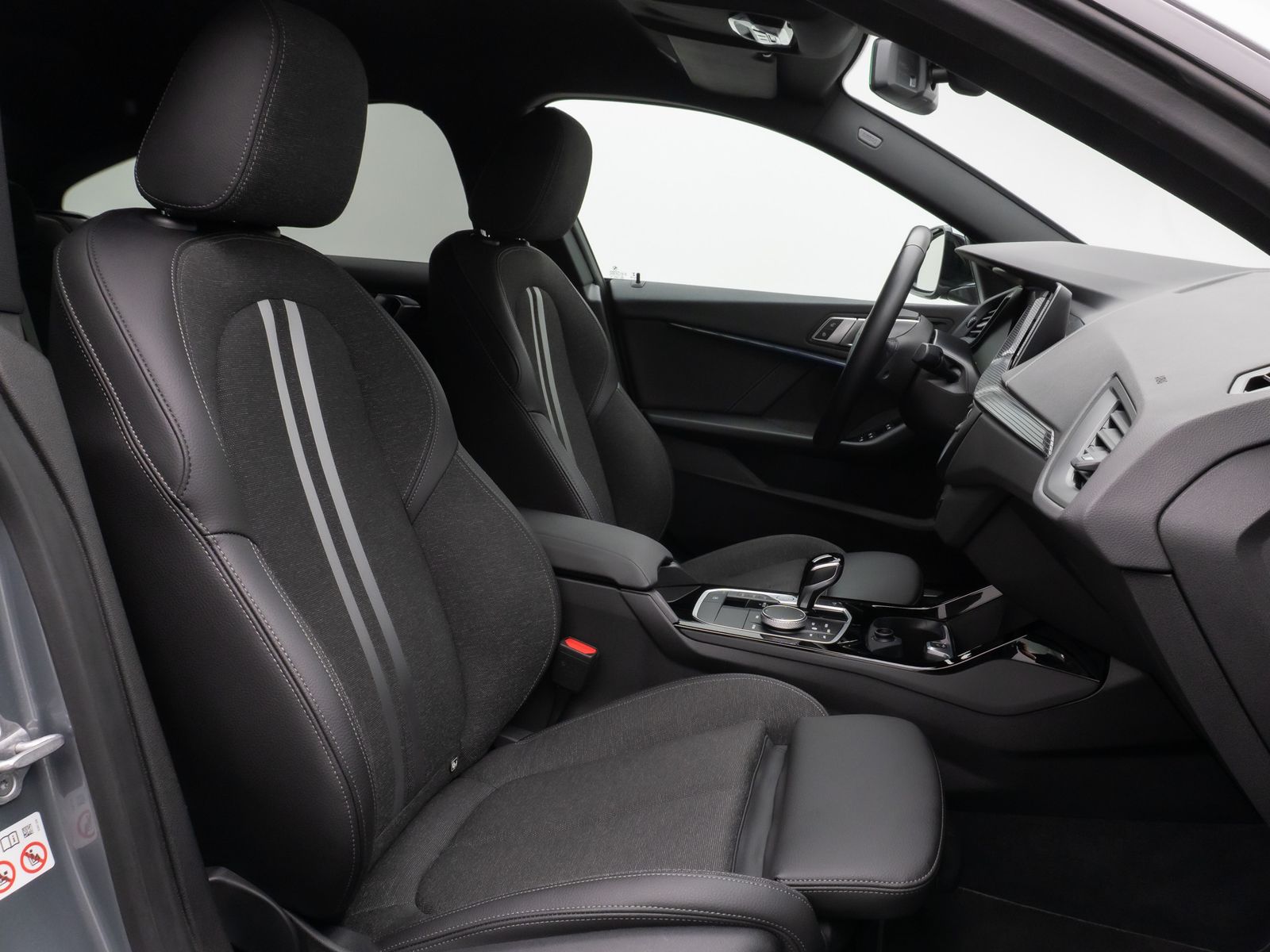 Fahrzeugabbildung BMW 218i Gran Coupé SportLine DAB PDC DrivAssist LED
