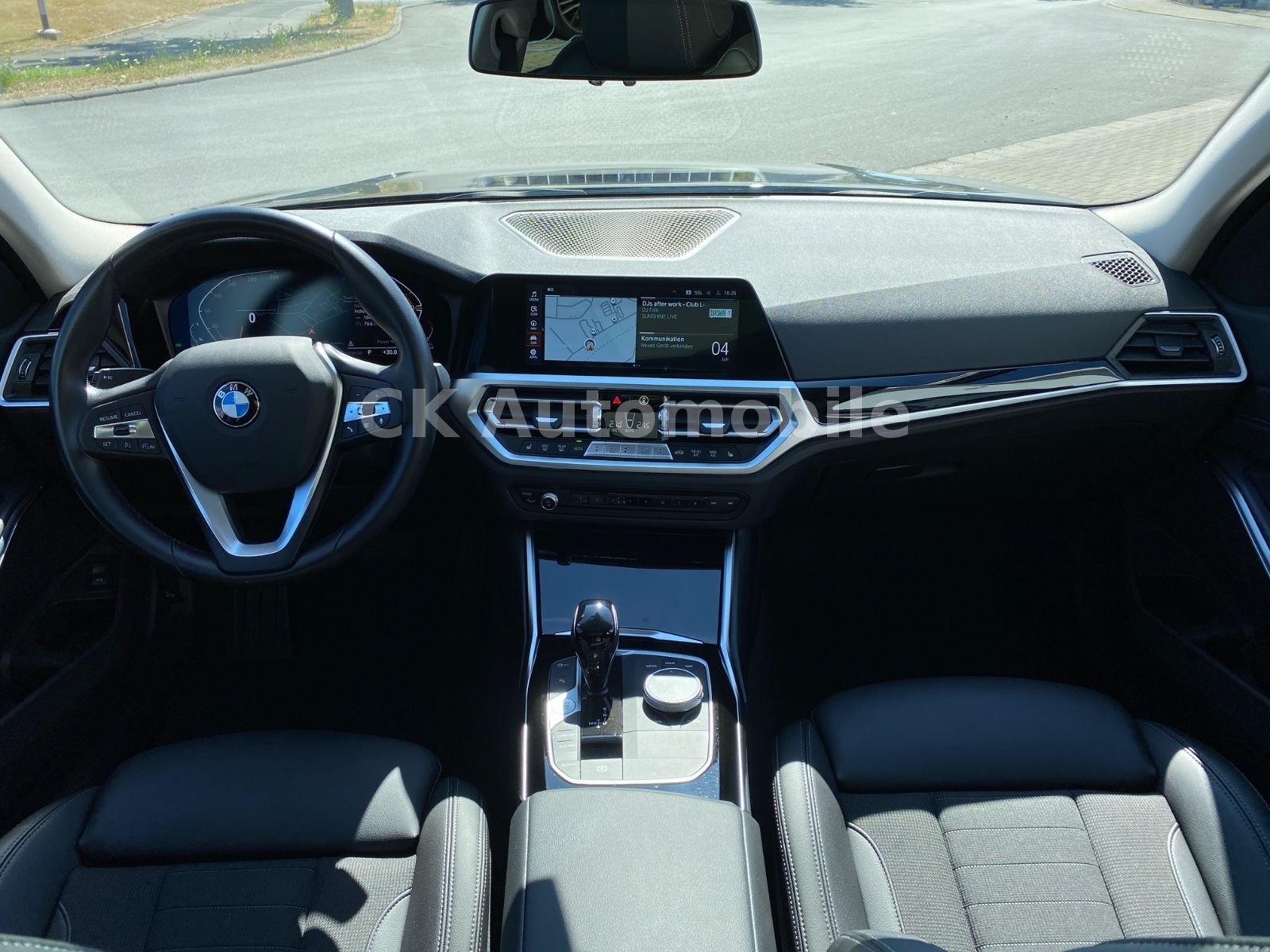 Fahrzeugabbildung BMW 320d xDrive Touring Sport-Line/Laser/Pano/Kamera