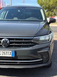 Volkswagen Tiguan - 6
