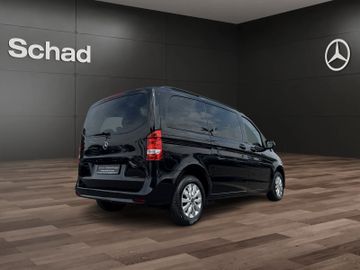 Mercedes V 220 - 5
