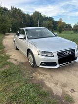 Audi A4 B8 TDI 2,0 bj agust 2010 - Audi A4 aus 2010 mit Diesel-Antrieb: Limousine, 2.0