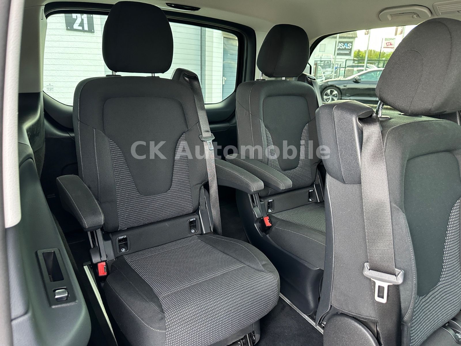 Fahrzeugabbildung Mercedes-Benz V 250d EDITION 4MATIC lang/7 Sitze/Navi/LED/AHK