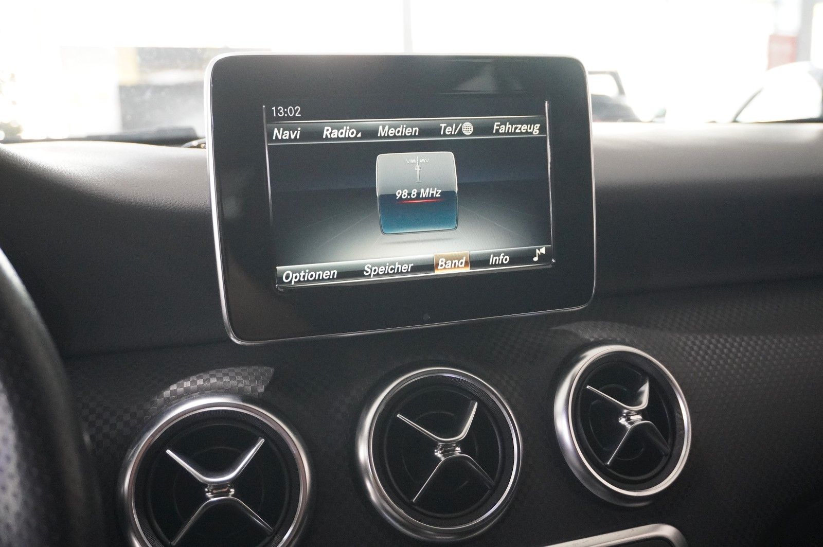 Fahrzeugabbildung Mercedes-Benz A 180D CDI URBAN NAVI/SHZ/PDC/TEMP./SPORT/USB
