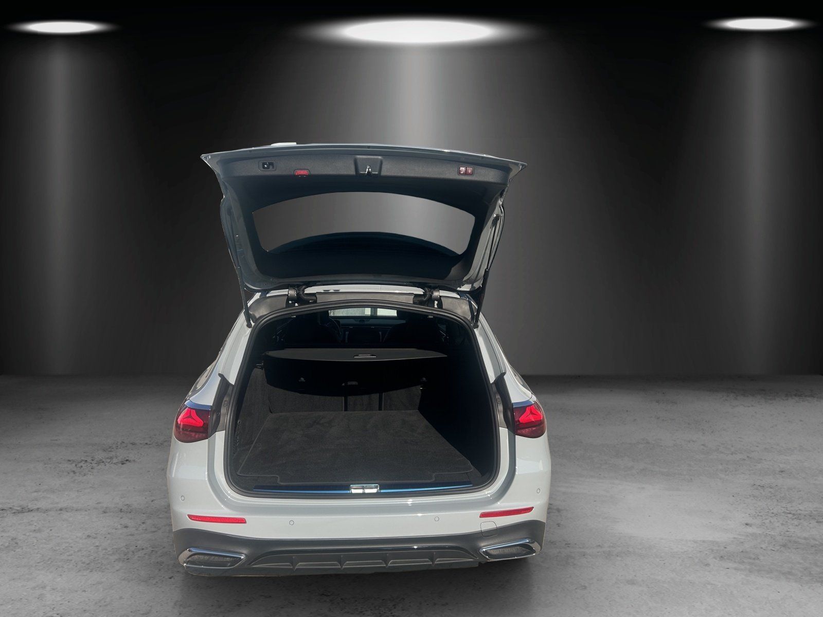 Fahrzeugabbildung Mercedes-Benz E200 T AMG Advan+ SUPERSCREEN LederPkt AHK Night