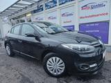 Renault Megane III Lim. Paris*NavI*Klimaaut*Sitzhzg*PDC* - Renault Megane Paris mit Benzin-Antrieb