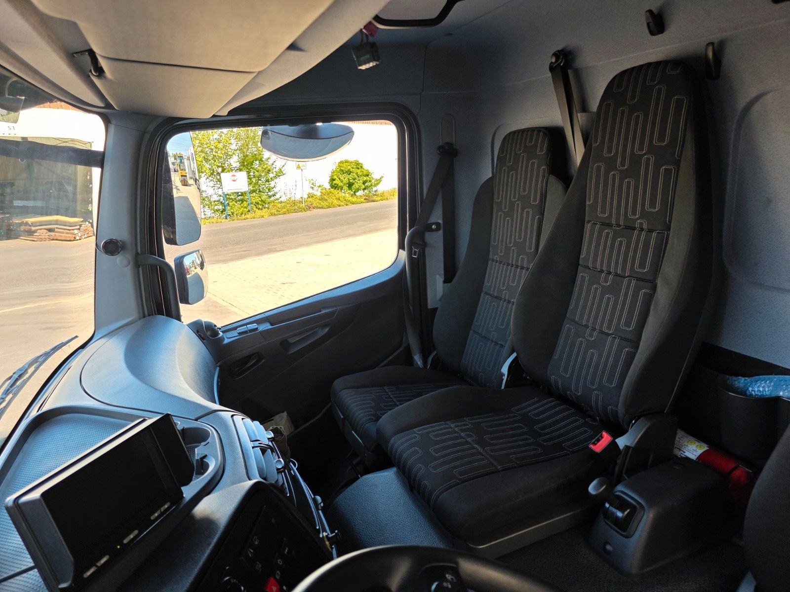 Fahrzeugabbildung Mercedes-Benz Atego 824 L Bär LBW 1.000kg AHK Klima 3 Sitze