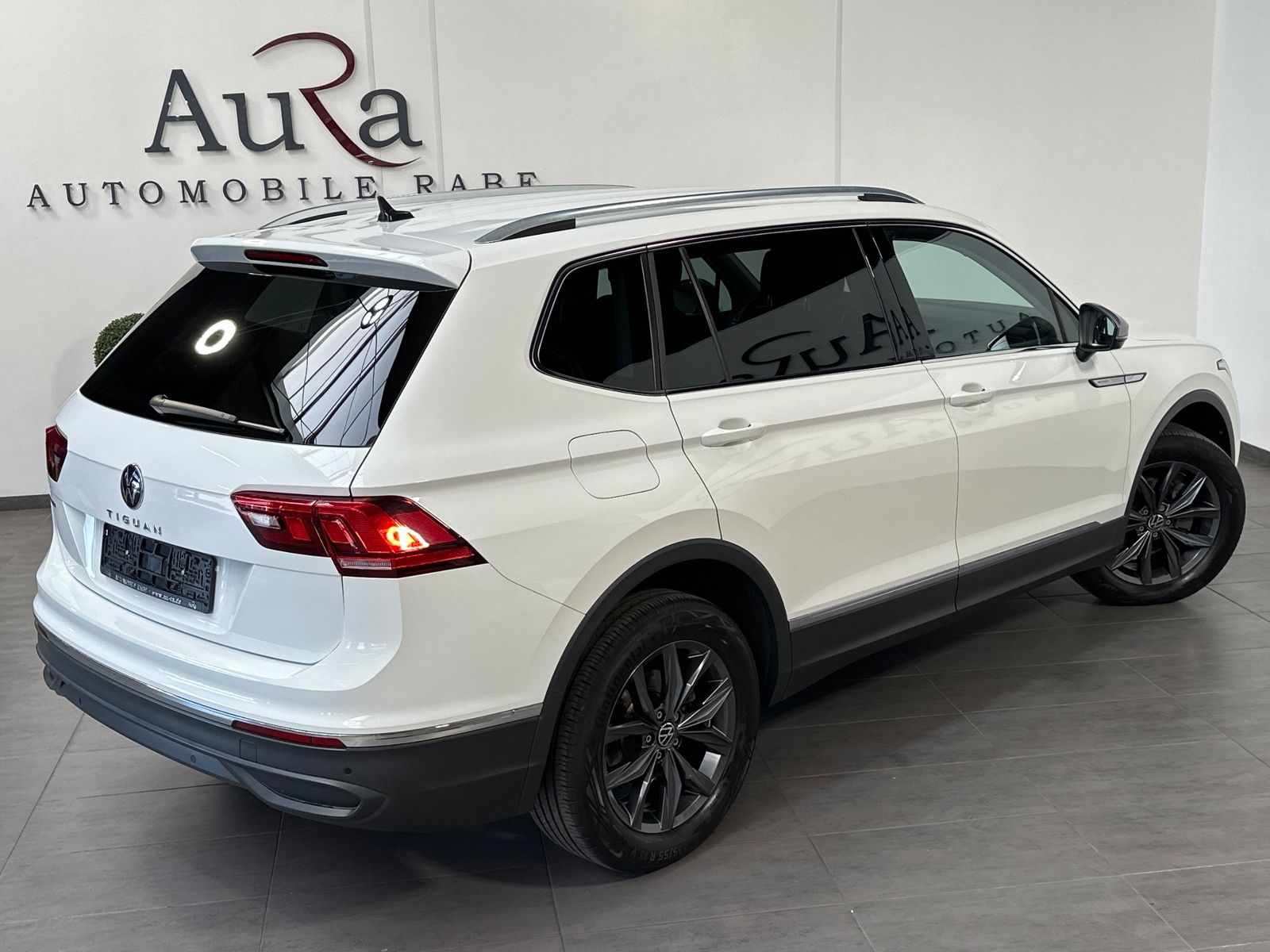 Fahrzeugabbildung Volkswagen Tiguan Allspace 2.0 TDI DSG Life NAV+LED+HUD+SHZ