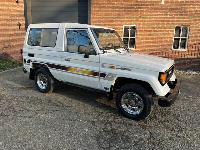 Toyota Land Cruiser LJ73 LX Turbo FRP top 1987