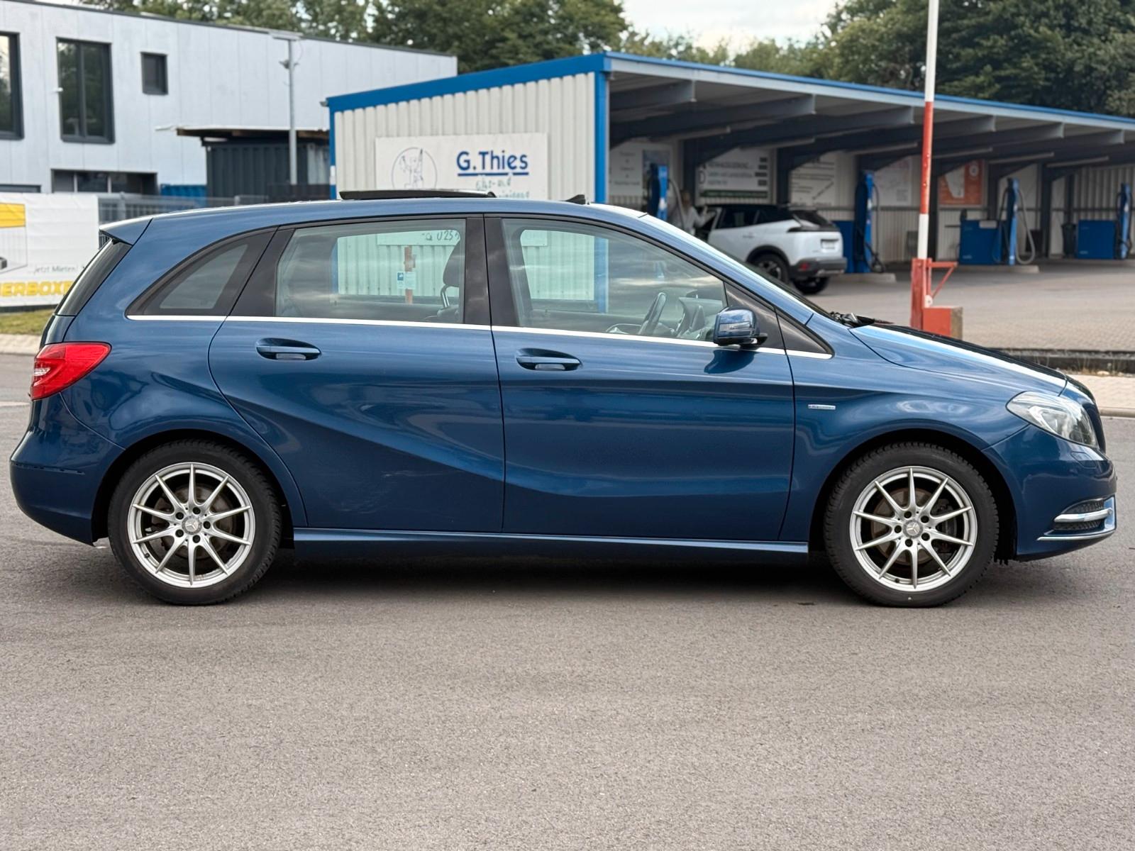 Mercedes-Benz B180 2011 — photo 6