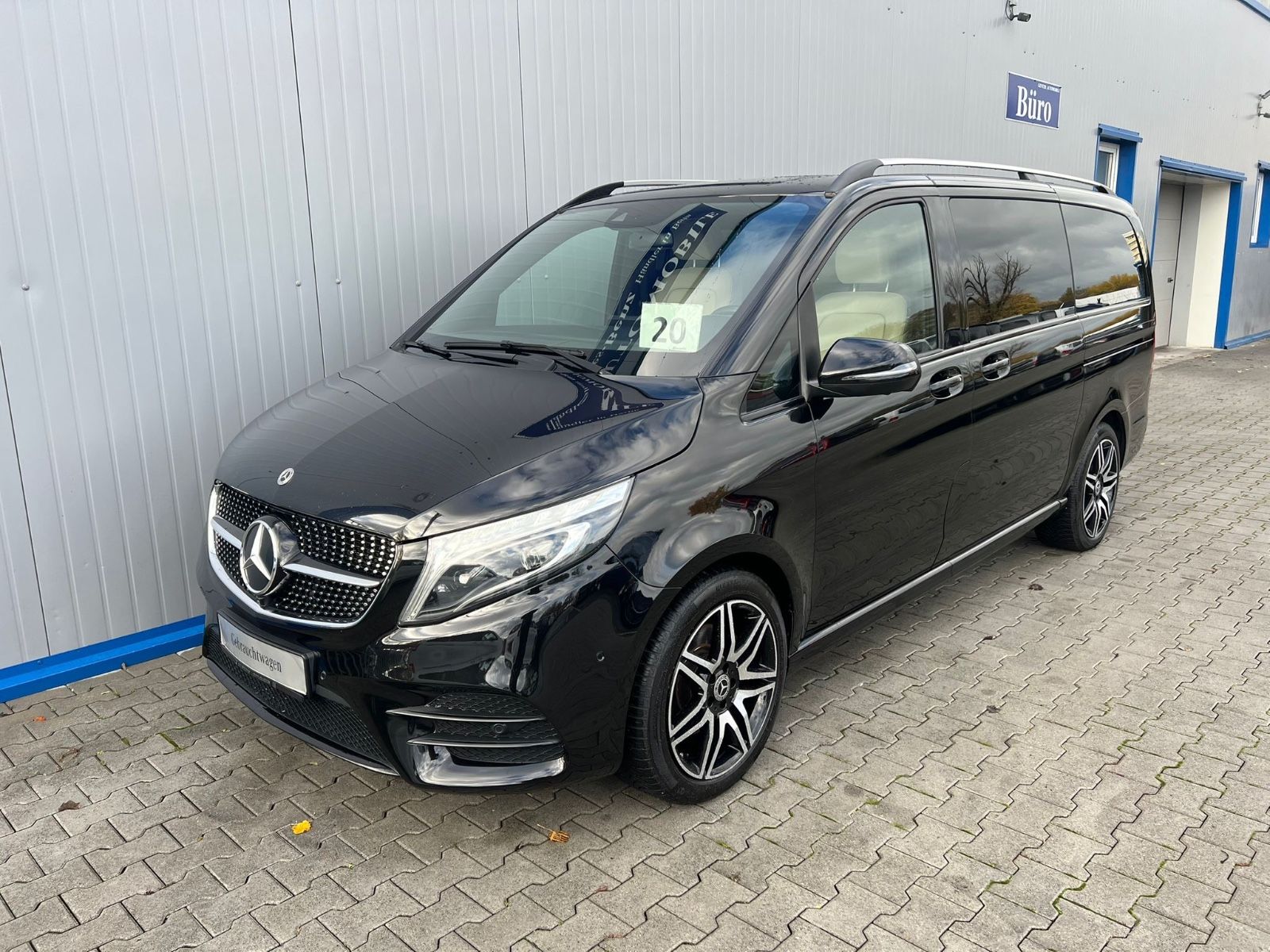 MERCEDES-BENZ V 300 LANG AMG WEBASTO LED AIRMATIC AHK EL.TÜREN