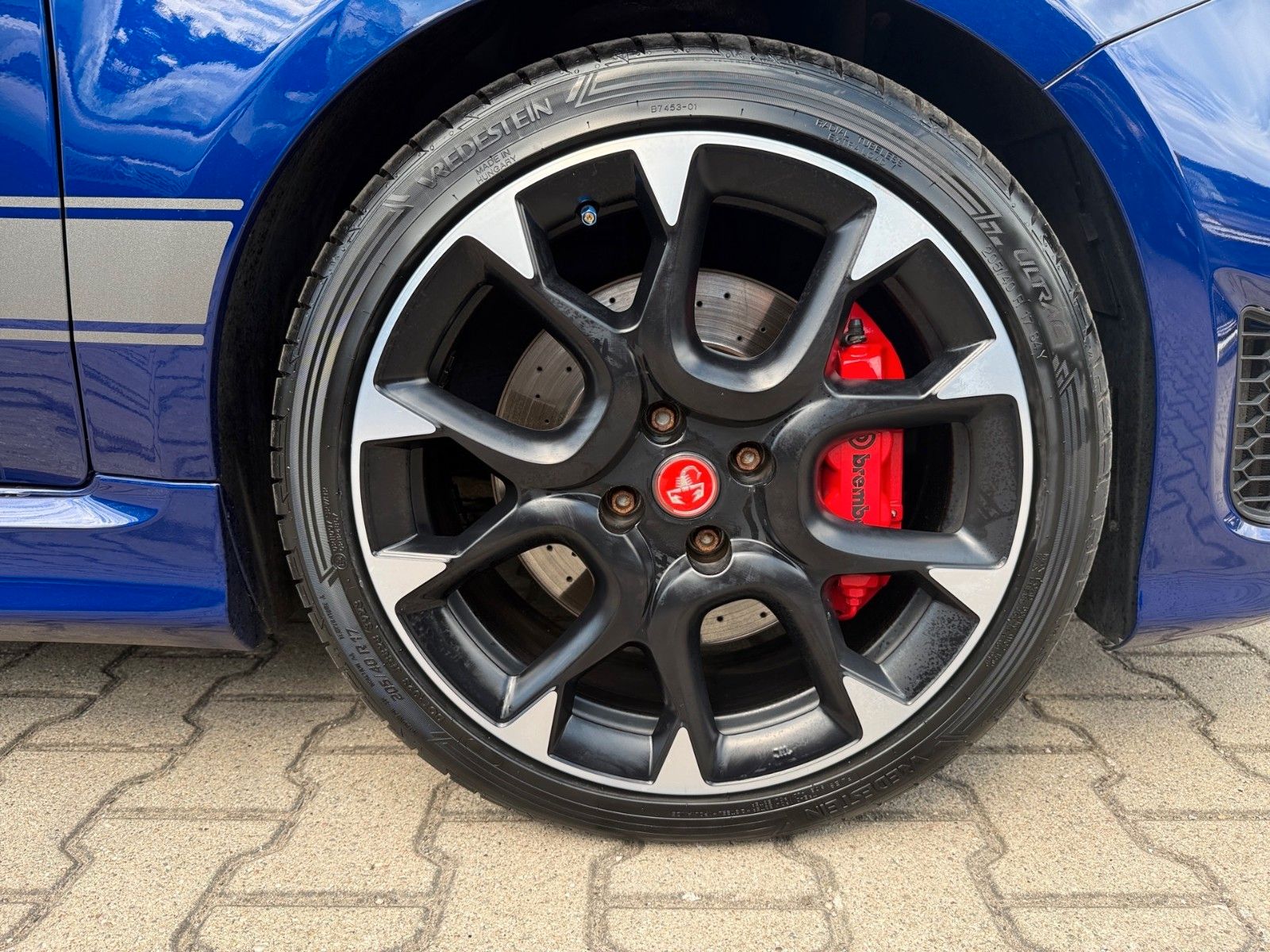 Fahrzeugabbildung Abarth 595C Competizione Automatic