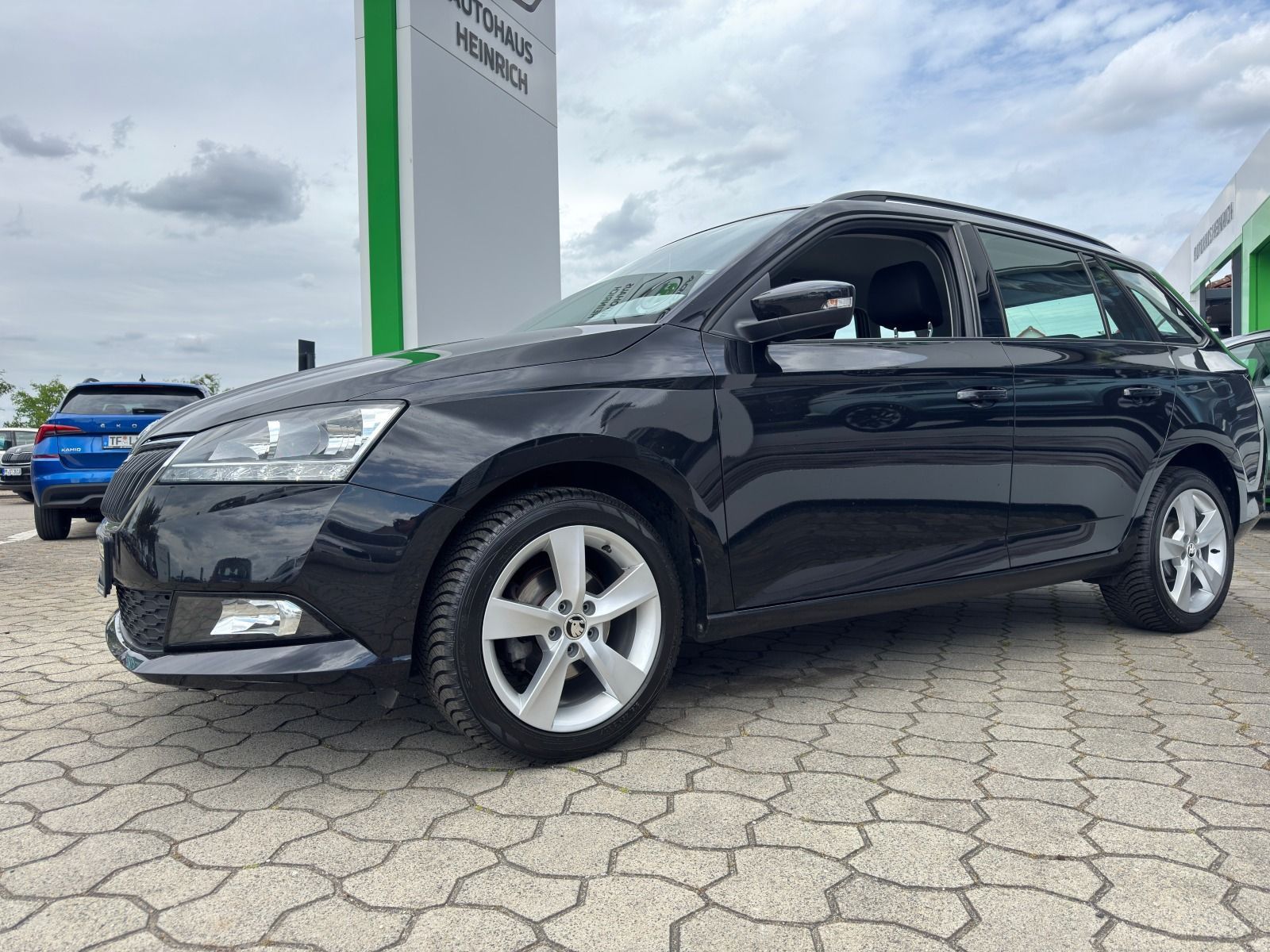 Fahrzeugabbildung SKODA Fabia Combi 75PS 5-Gang*SHZ*PDC