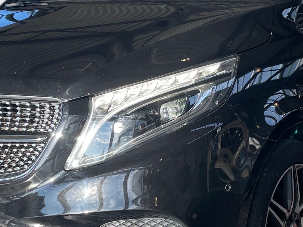 Fahrzeugabbildung Mercedes-Benz V 300 d EAV/K Airmatic, AHK, Navi,STHZ, Sitzbel.