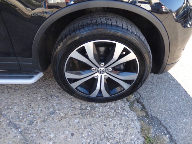 Fahrzeugabbildung Volkswagen Touareg V6 TDI/Xenon/Leder/Kam/Luft/2.Hd/AHK/Nav