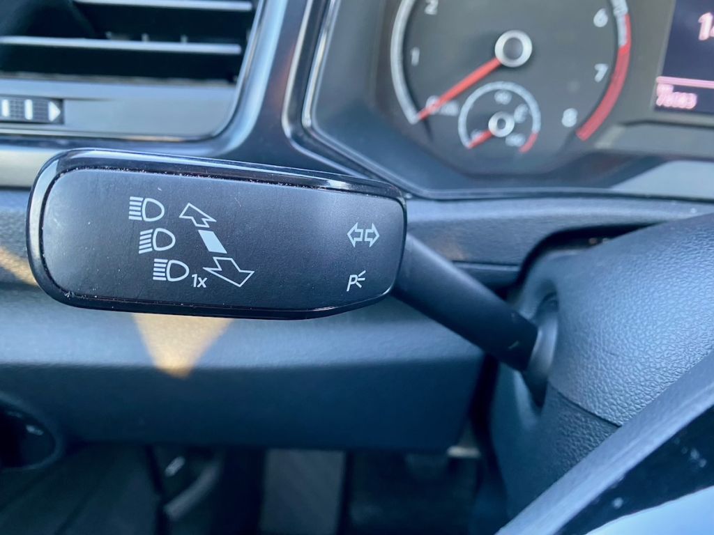 Fahrzeugabbildung Volkswagen T-Roc 1.0 TSI OPF AAC SHZ CARPLAY PDC ALU