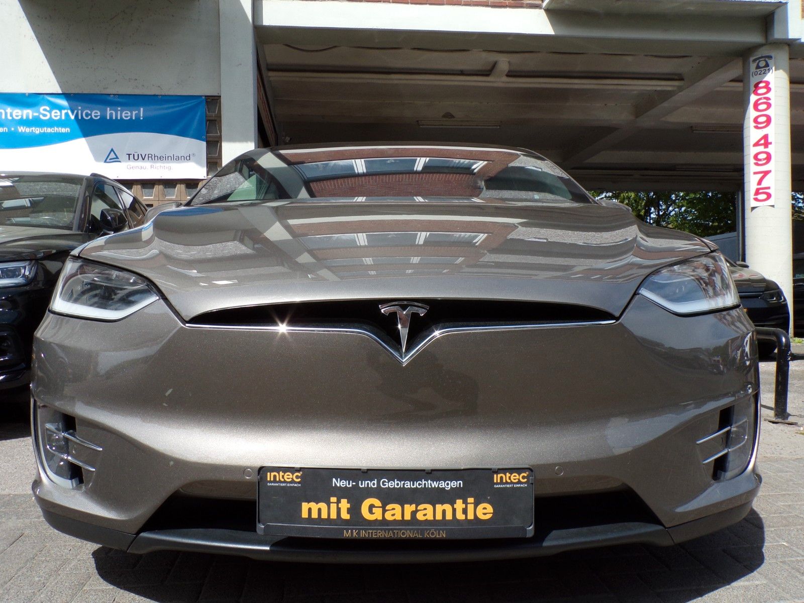 TESLA Model X