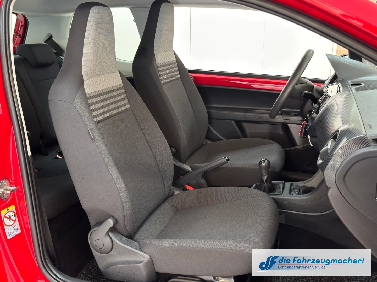 Fahrzeugabbildung Volkswagen up! Basis DAB GA Klima BT teilb.Rücksb AUX eFH L