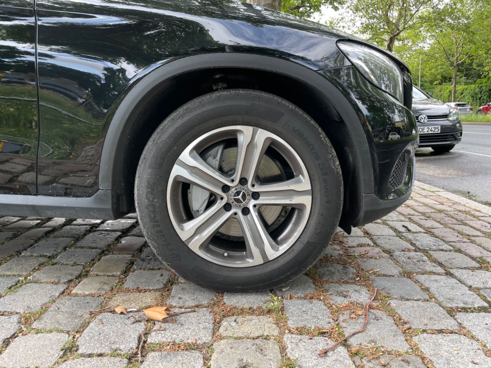 Fahrzeugabbildung Mercedes-Benz GLC 250 4Matic*LED*Leder*SHZ*Garmin*