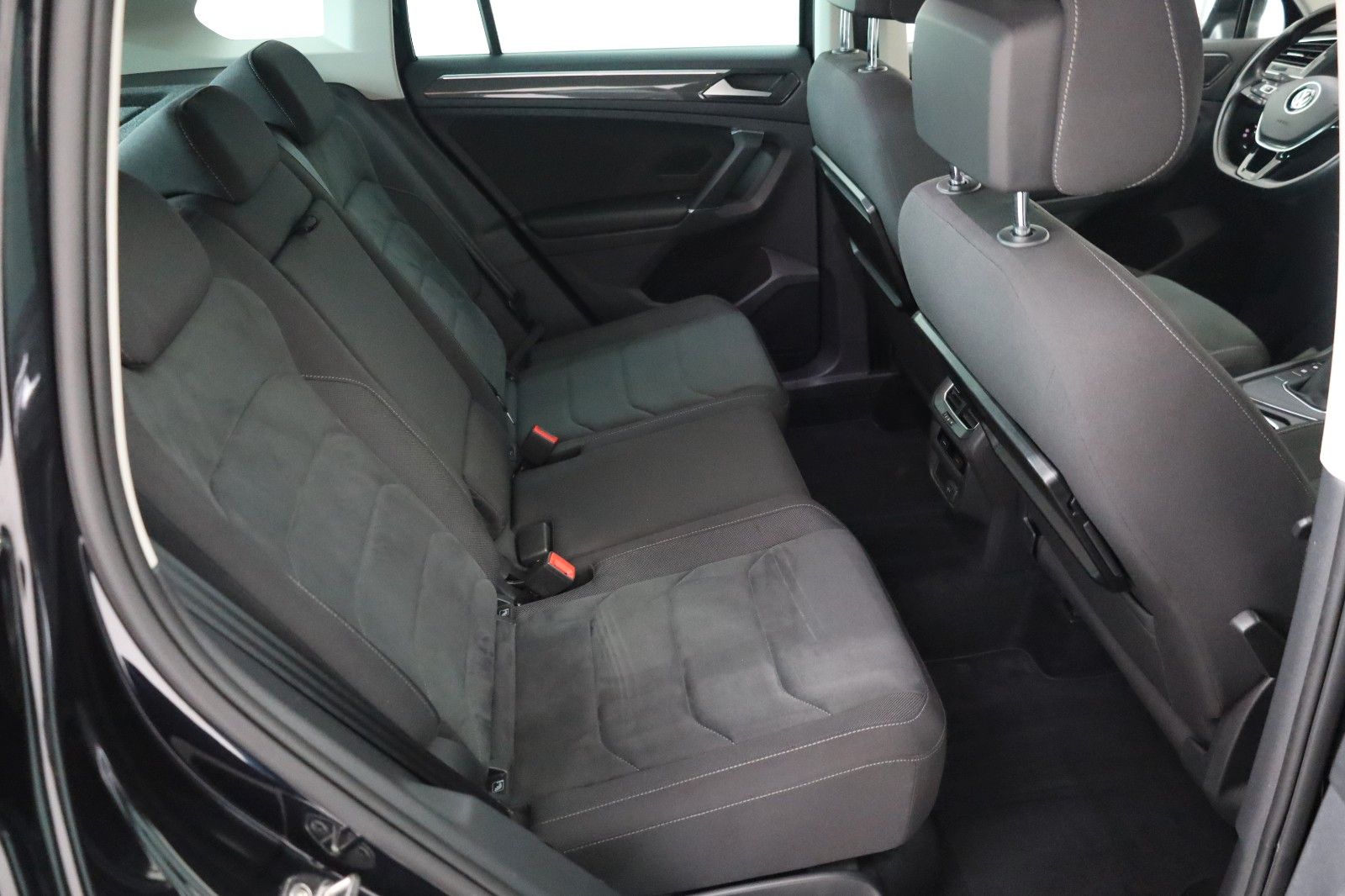 Fahrzeugabbildung Volkswagen Tiguan Highline Alcantara,Navi,LED,Kamera,ACC,SH