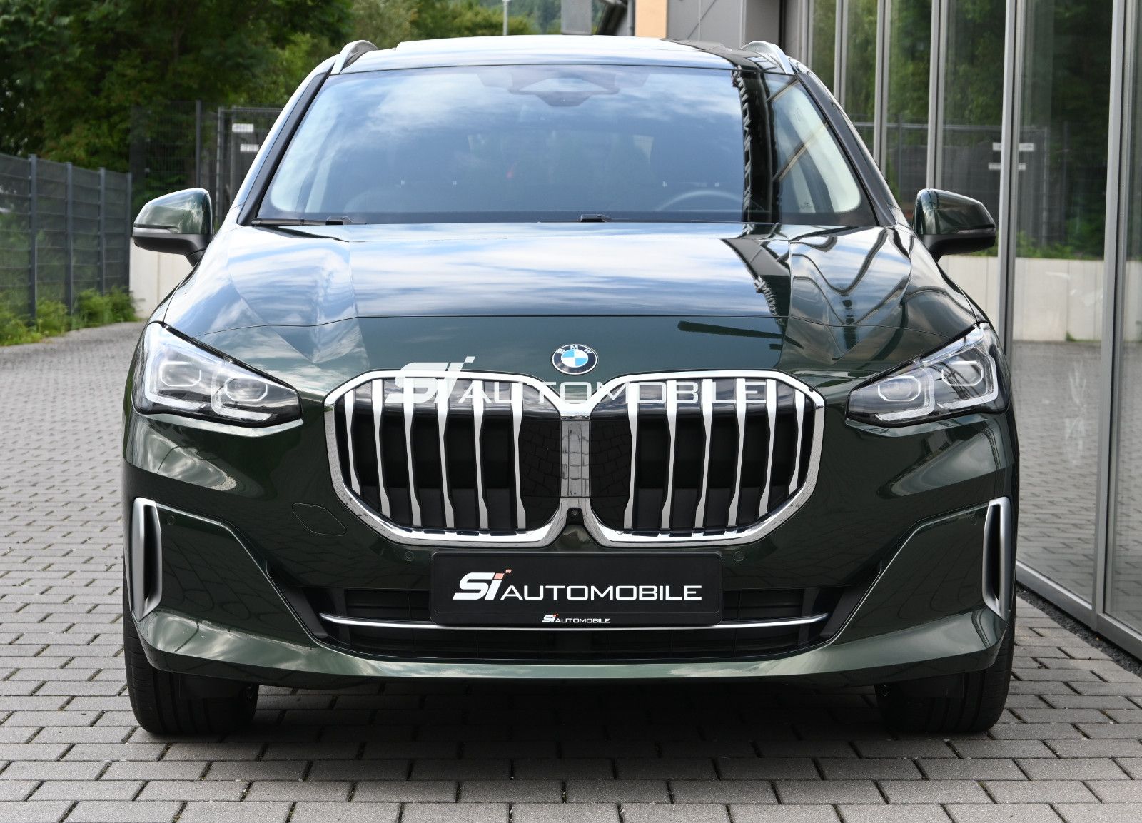 Fahrzeugabbildung BMW 223d xDr Active Tourer Luxury °ACC°HUD°PANO°360°