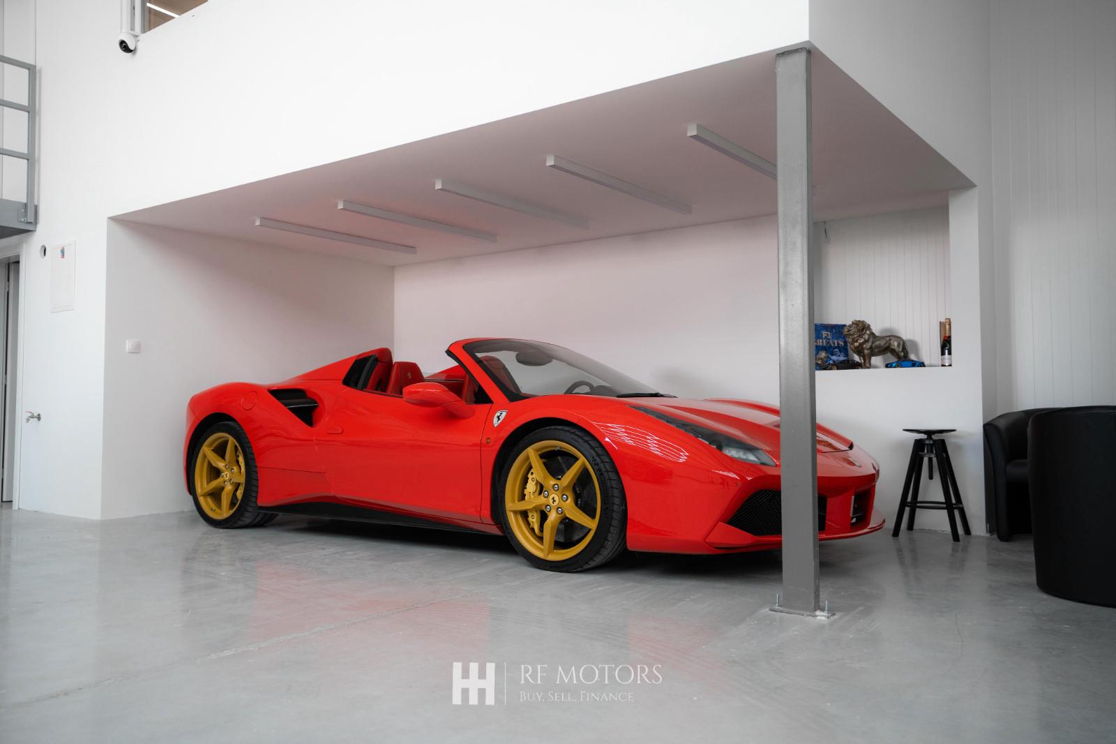 showroom-image-top