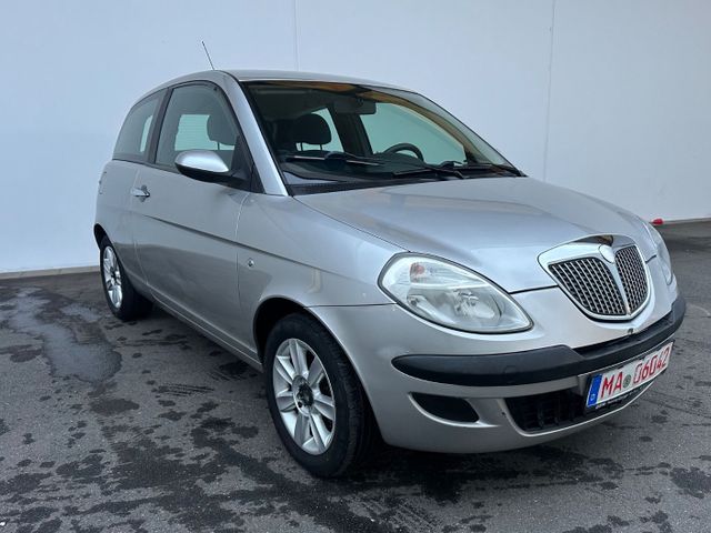 Lancia Ypsilon 1.2 8V Argento