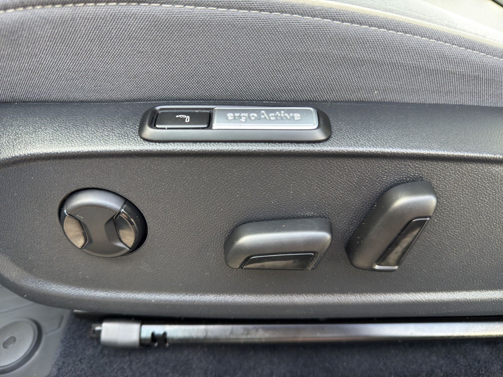 Fahrzeugabbildung Volkswagen ID.3 Pro Performance Matrix Pano HUD Navi ACC RF