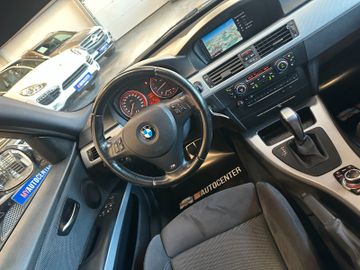 BMW 330 d Touring xDrive*AHK*Bluetooth*PDC*SHZ*Klima