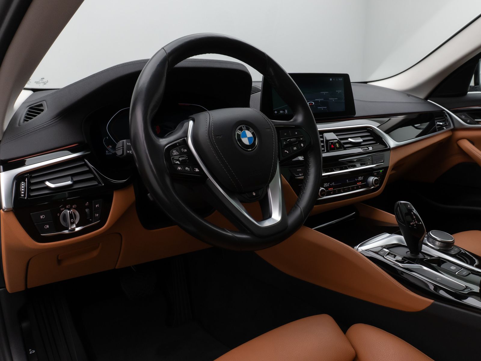 Fahrzeugabbildung BMW 530d xD Luxury Line Panorama Kamera HUD DAB HiFi