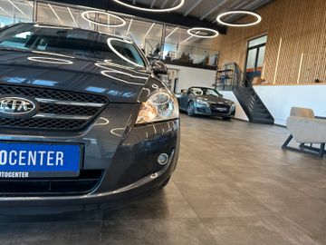 MYAUTOCENTER – Gebraucht- und Jahreswagen mit Werkstattservice in Pfaffenhofen Kia cee´d Sportswagon Vision*2. Hand*Klima*AHK*SHZ*