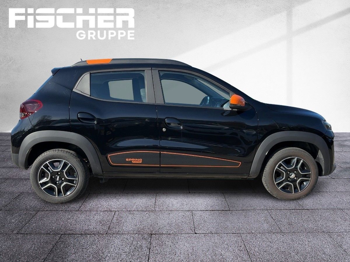 Fahrzeugabbildung Dacia Spring Essential 45 CCS Kamera