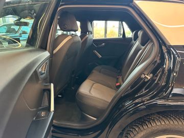 Audi Q2 30 TFSI sport *NAVI*TEMPOMAT*PDC*LED*SZHZ*