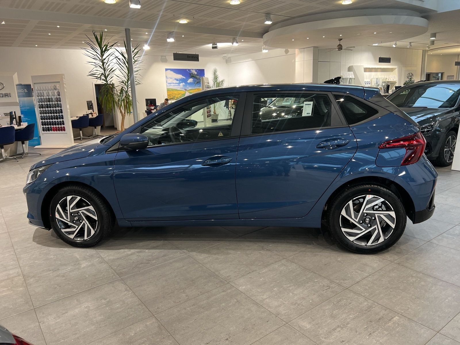Hyundai i20 Trend*Navi*LenkrHeiz*RKam*SitzHeiz*Klima*Tem imagem 3