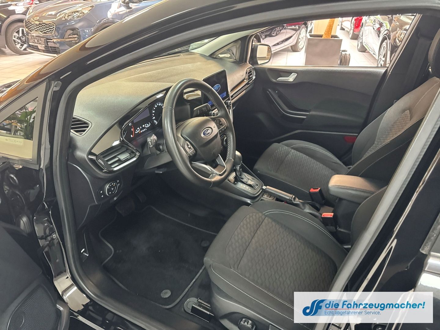 Fahrzeugabbildung Ford Fiesta Titanium Navi LED Blendfreies Fernl. Kurv