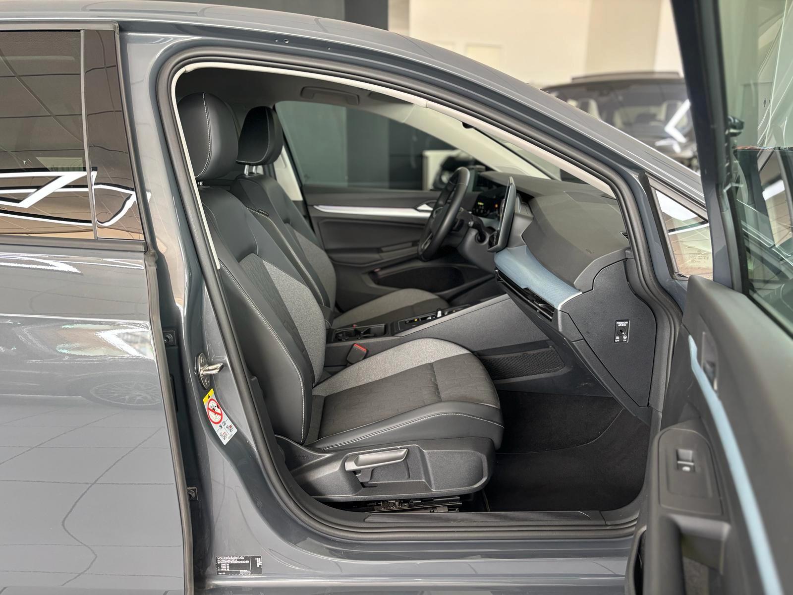 Volkswagen Golf VIII Lim. 1.5 eTSI 1.HAND GOAL NAVI DSG LED, миниатюра 10