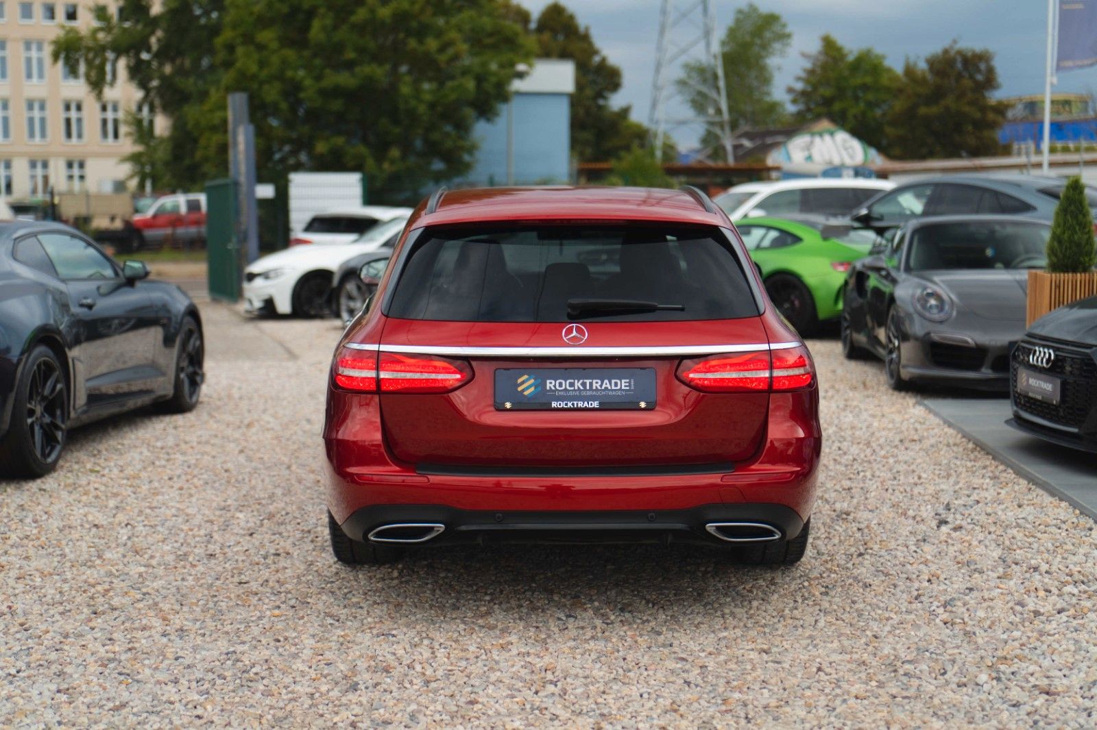 Fahrzeugabbildung Mercedes-Benz E 400d T 4Matic AMG Night-Paket ACC Widescreen