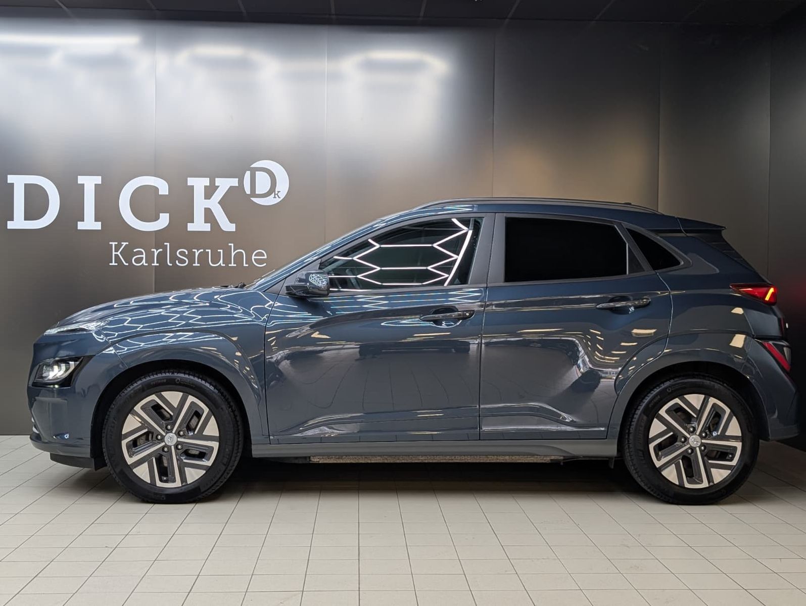 Fahrzeugabbildung Hyundai Kona Elektro Prime LEDER+LED+NAVI+HEAD+KRELL+ACC