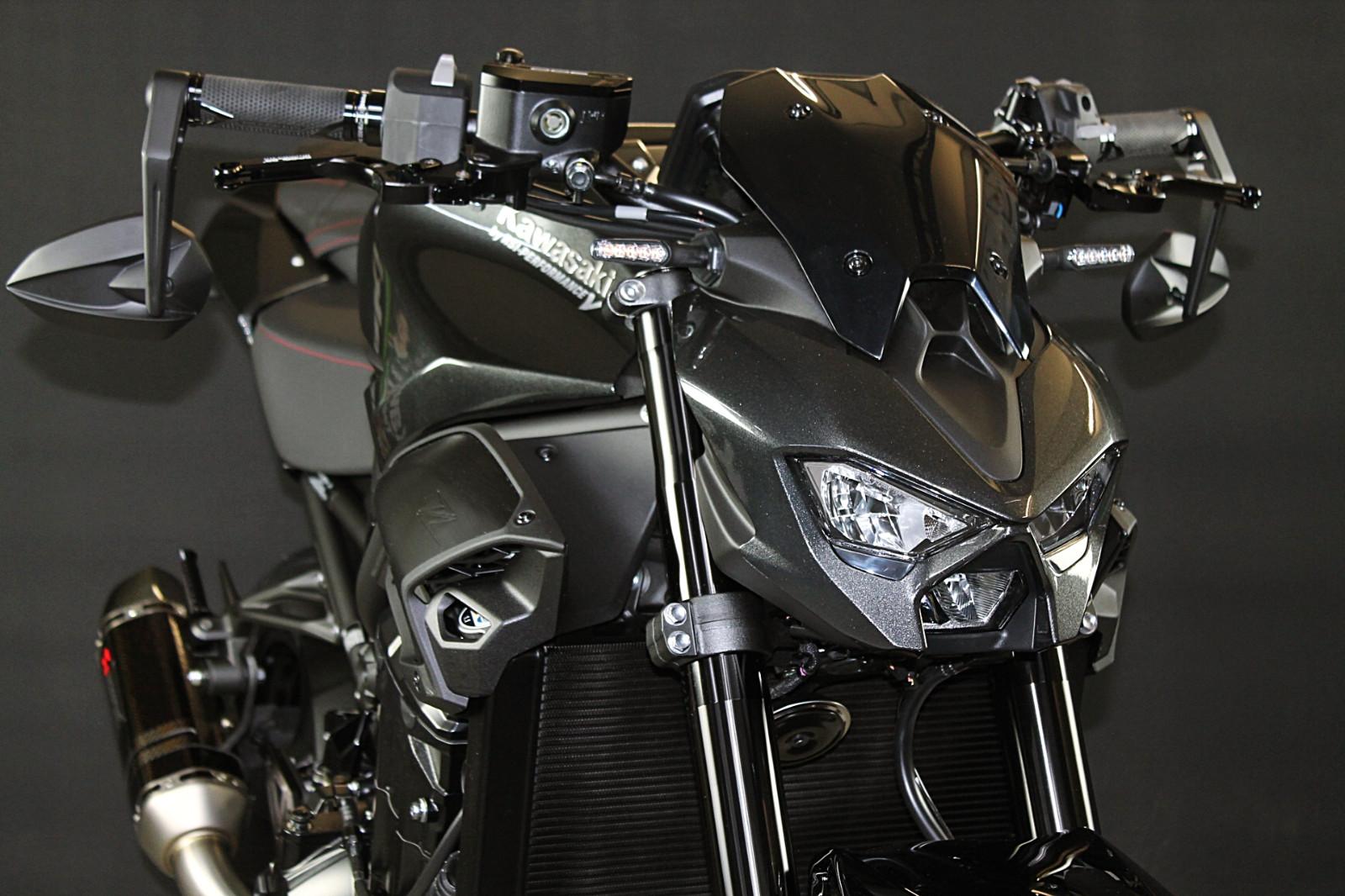 Kawasaki Z900 2026 Black & Black  Akra evo2-Plus SW-HP139