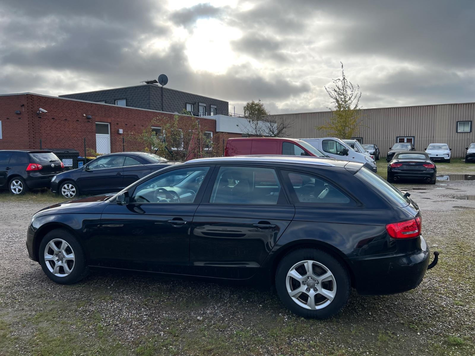 Audi A4 2011 — photo 8